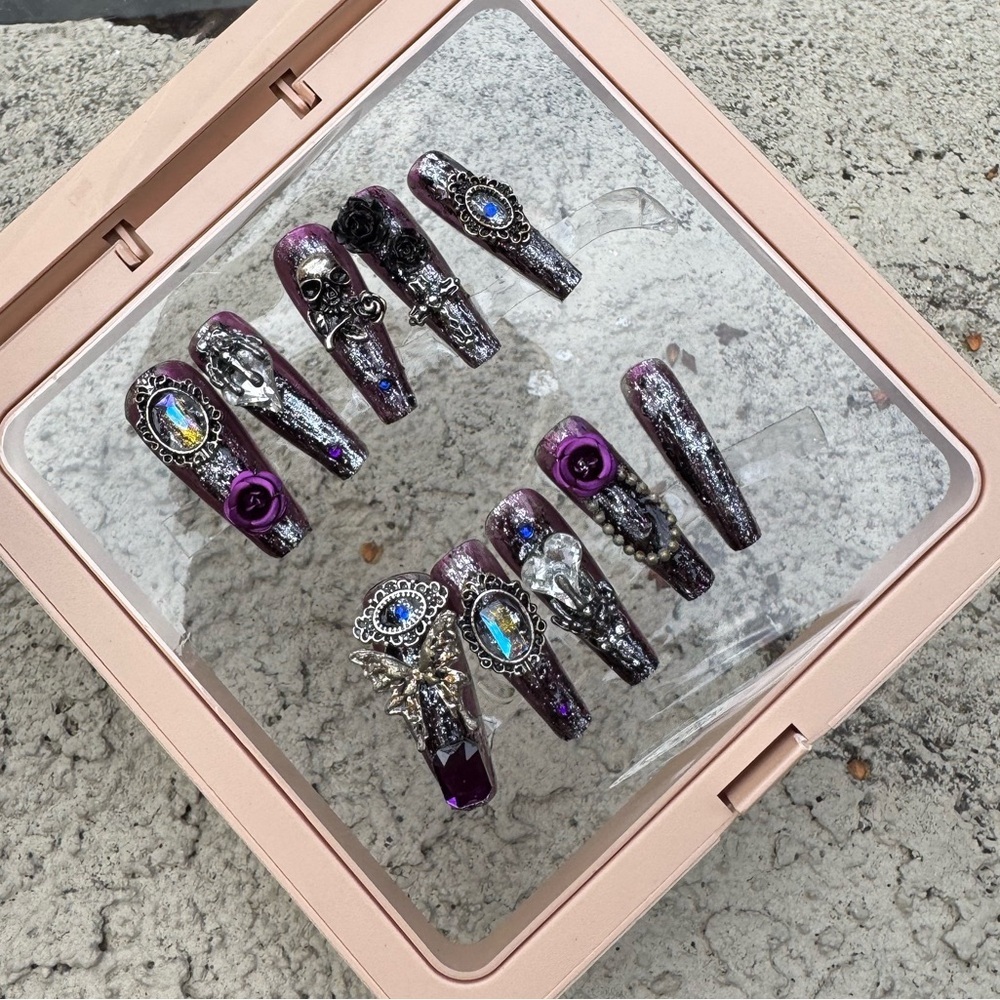 Elegant Silver and Purple Nail - Picture 2 of 3